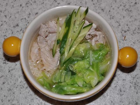 豚肉・キャベツご飯の出汁スープがけ