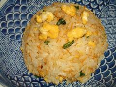 鶏そぼろとにんじんのチャーハン