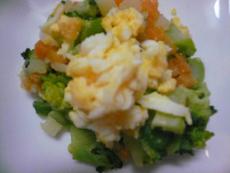 Hot vegetable egg salad