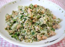 Fried rice with salmon and green laver