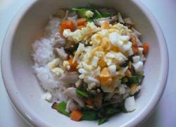 Chicken bowl with various vegetables