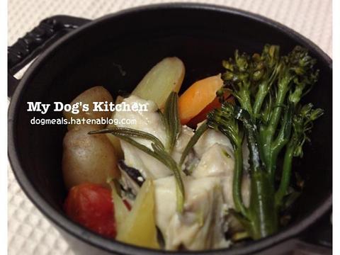 ストウブで作る犬ご飯「鶏と野菜の蒸焼き」