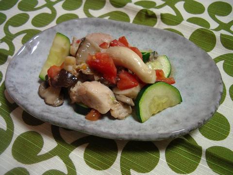 鶏肉と夏野菜のガーリック炒め