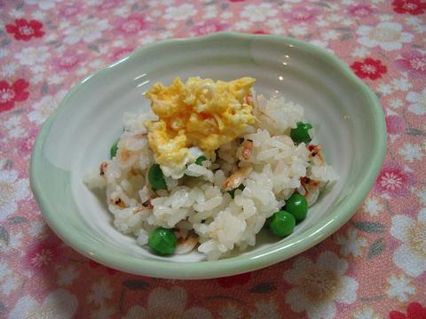 グリーンピースと桜海老の混ぜご飯