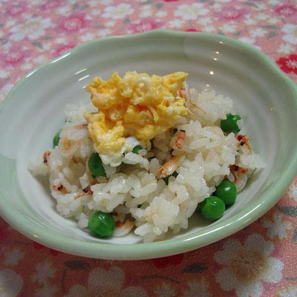 グリーンピースと桜海老の混ぜご飯