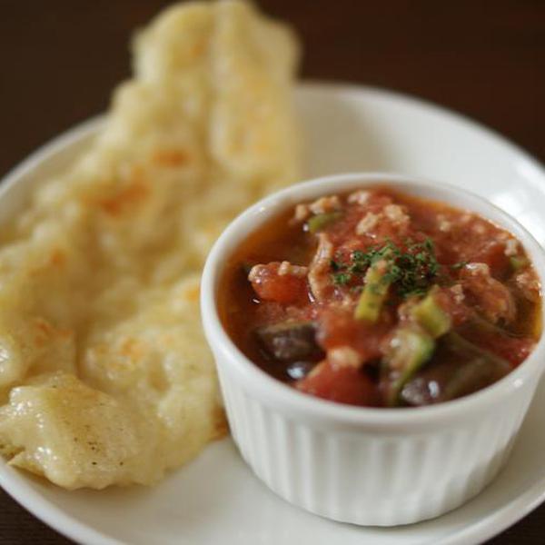 トマトのキーマカレー風とじゃがいものナン