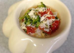 トマトとブロッコリーの鶏雑炊