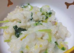 Milk risotto with pork and bean sprouts