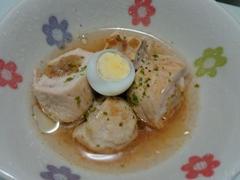 もも肉の野菜巻きスープ