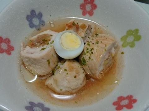 もも肉の野菜巻きスープ