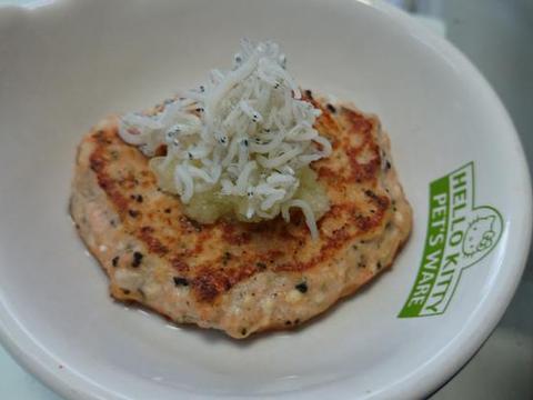 鮭と豆腐の和風バーグ