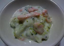 Soy milk gurt with salmon & broccoli